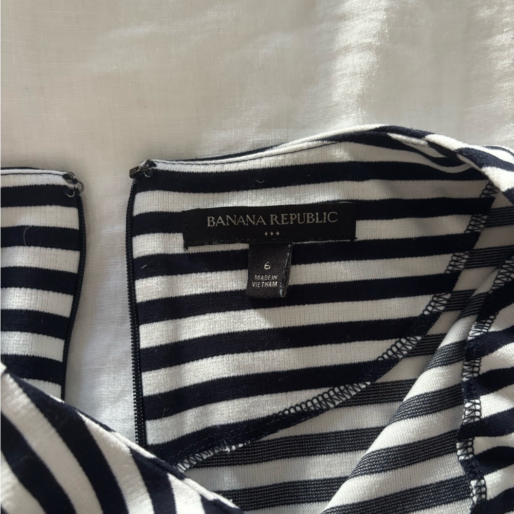 Banana Republic Black and White Striped Midi Dress - Picture 3 of 4
